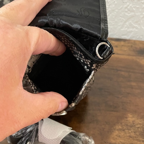 NWT Grace Adelle Snake Print Phone Case w/ Wristlet Strap. - Picture 4 of 5